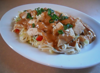 Chicken & Vegetable Stir-fry with Peanut Sauce 