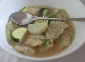 Sujebi (Flour Dough Flakes Soup) 