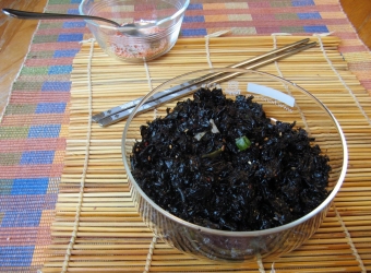 Gim Muchim (Seasoned Seaweed) | AsianSupper